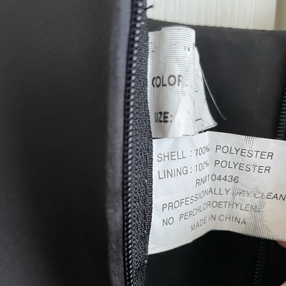 Women’s Black and White gown size 14 NWOT - Picture 3 of 4